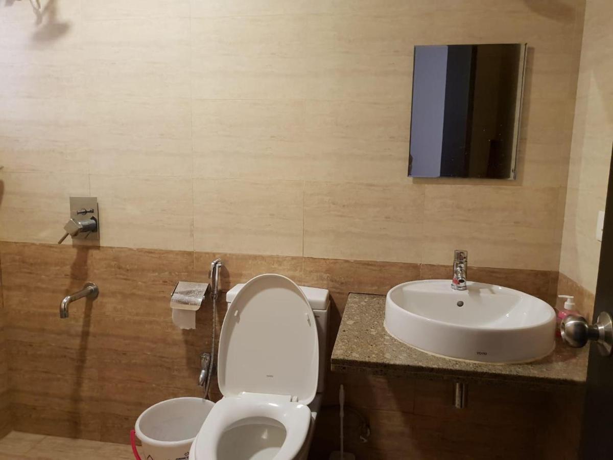 Ronnie'S Studio Apartment อาร์โปรา ภายนอก รูปภาพ