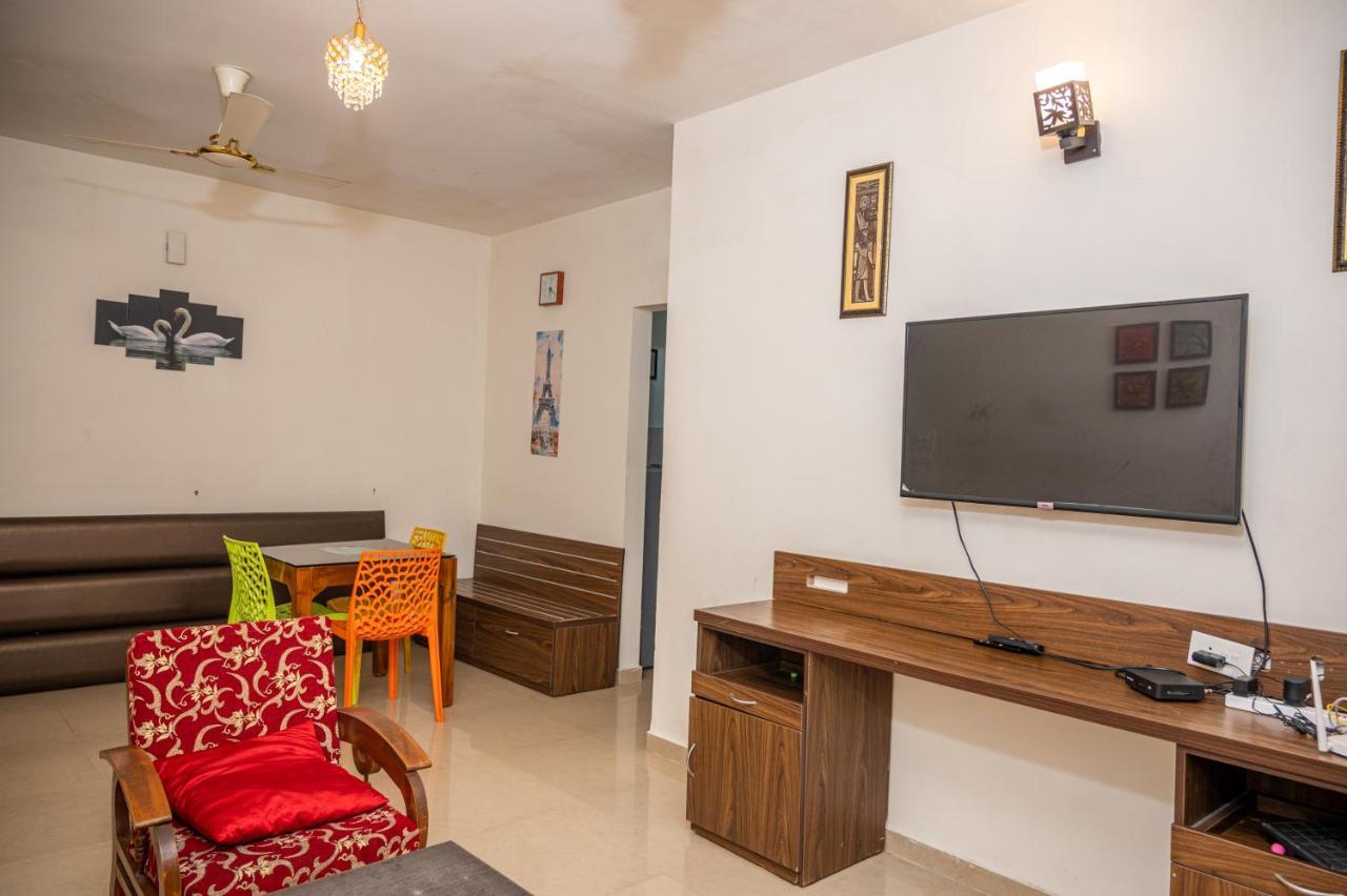 Ronnie'S Studio Apartment อาร์โปรา ภายนอก รูปภาพ